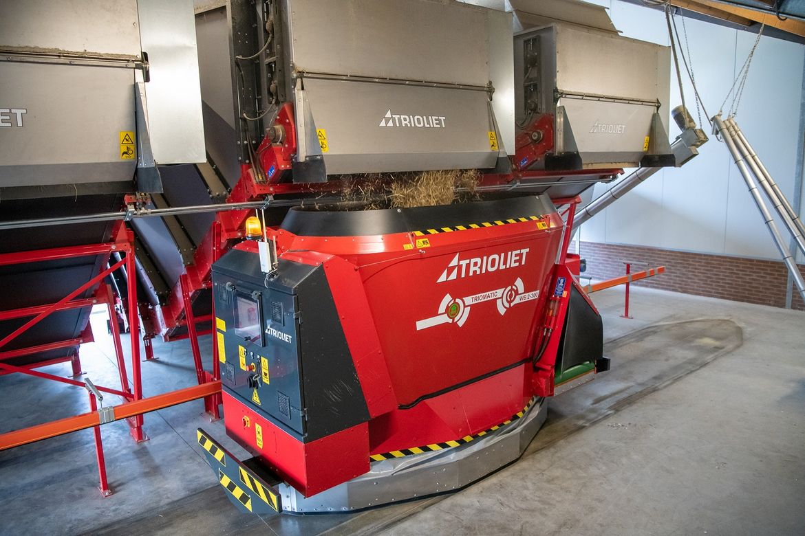 Robot de alimentación con batería
