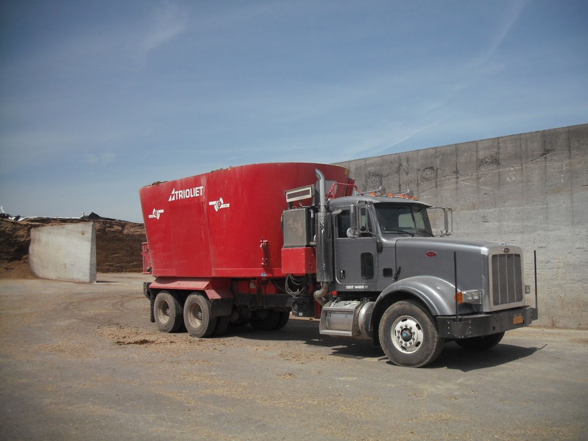 Truckmount cuba de mezcla de alimentos instalada en camión