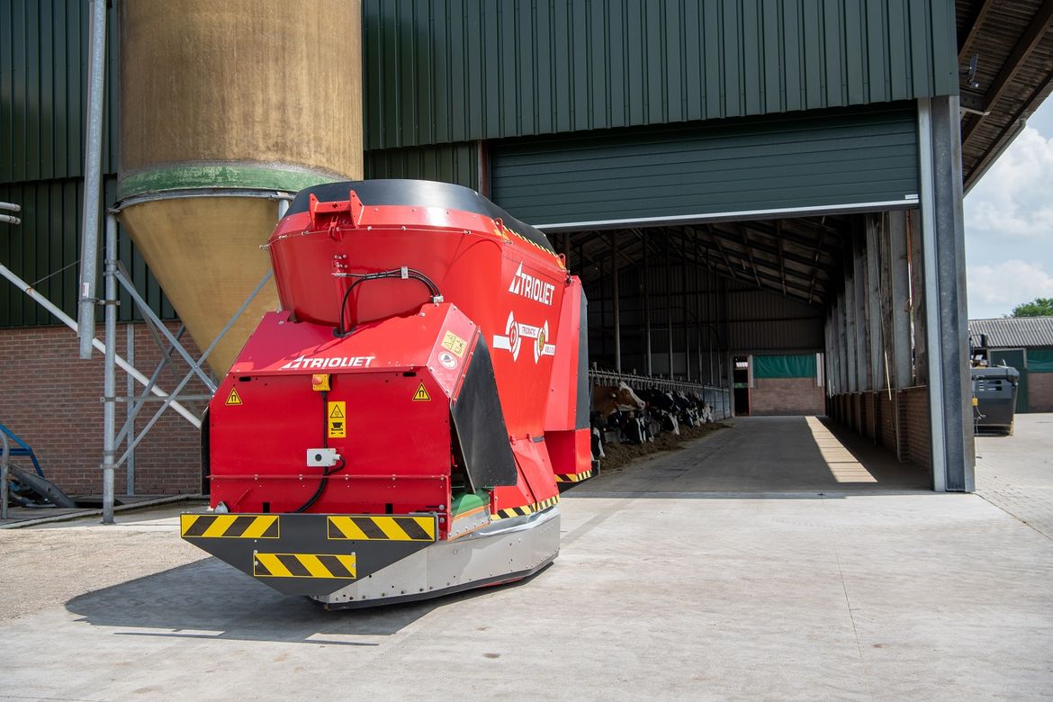 Robot de alimentación con batería