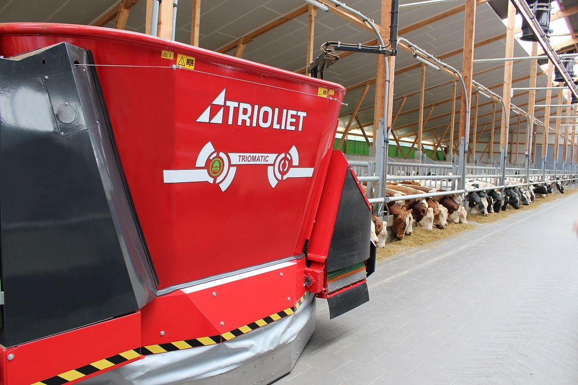 robot de alimentación sobre ruedas 